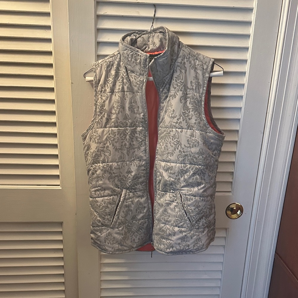 Casual Identity Quilted Silver Vest with Coral Lining